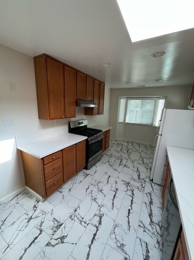 Building Photo - 2545 Fourth St