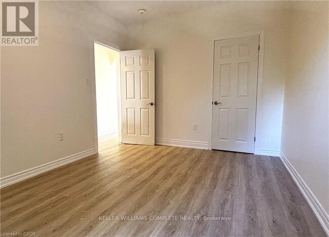 Building Photo - 2 Wentworth St S