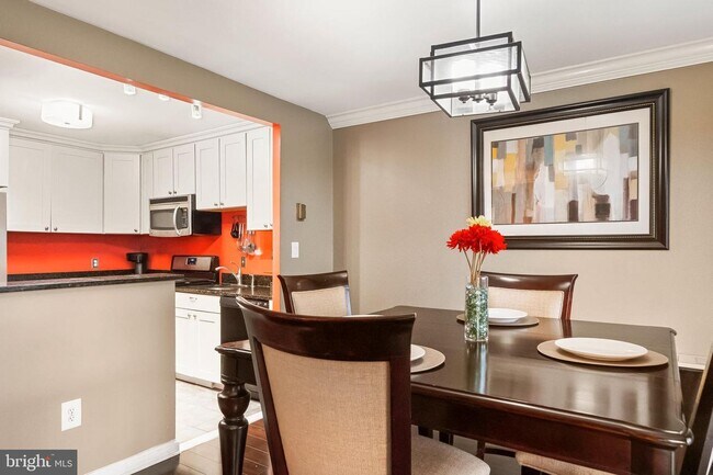 Foto del edificio - 1111 University Blvd W