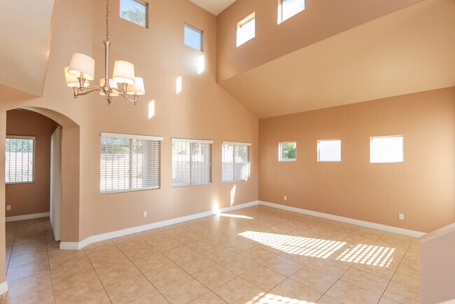 Foto del edificio - 1430 Broad Arrow Dr
