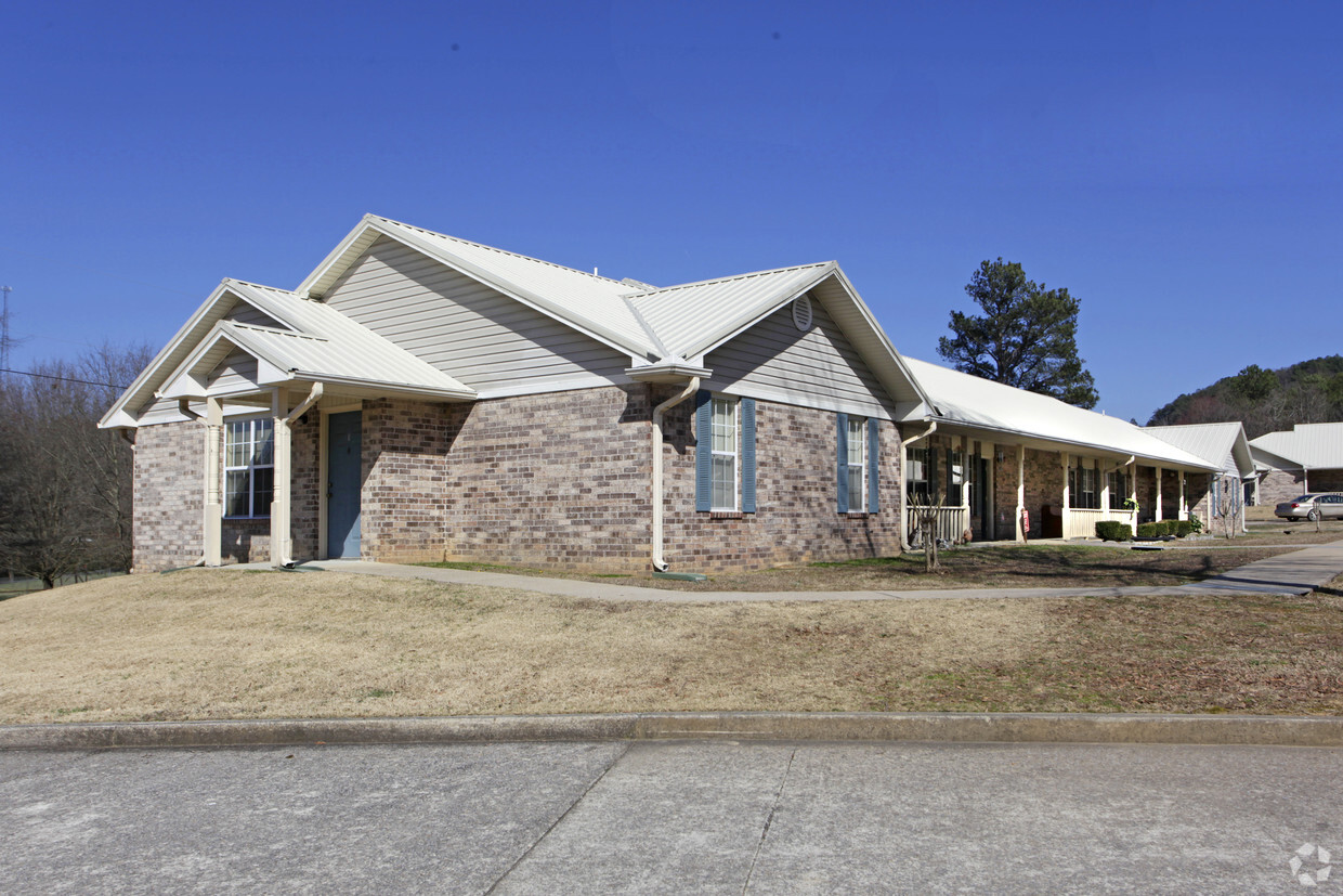 Primary Photo - Chestnut Hills Apartments