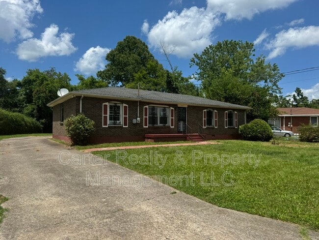 Building Photo - 3004 Lytle Dr