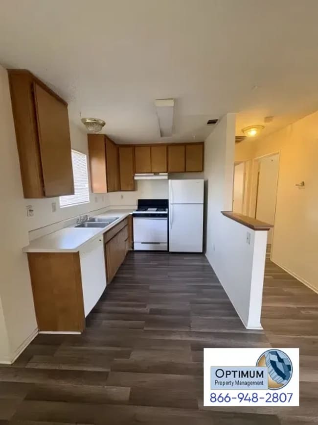 Building Photo - Charming Downstairs 1 Bedroom, 1 Bathroom Apartment in a Quiet Community