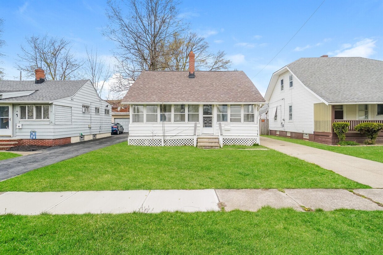 Foto principal - 19431 Tyronne Ave