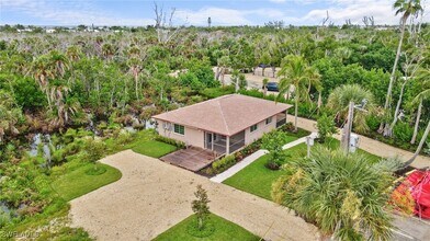Building Photo - 1046 Periwinkle Way