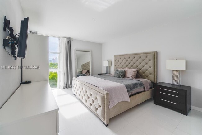 Foto del edificio - 3625 N Country Club Dr