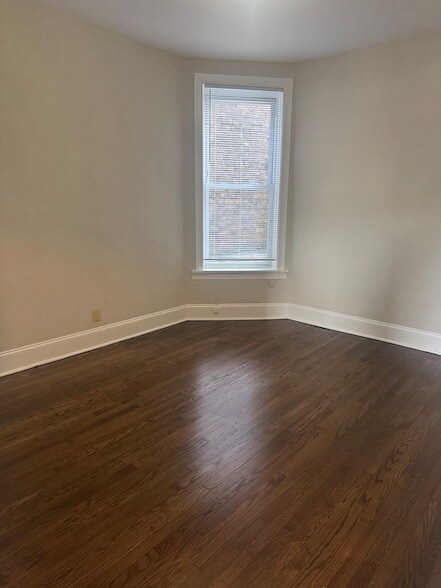 Foto del edificio - 2617 W Lawrence Ave