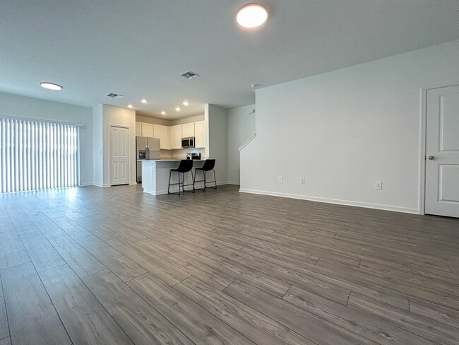 Foto del edificio - New Construction 3/2.5 Townhome in Tara Baywood