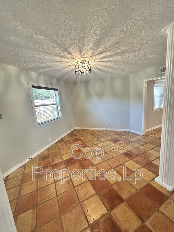 Foto del edificio - 8573 Echo Creek Ln