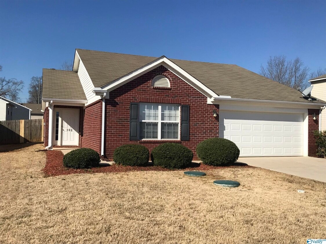 102 Bayside Ln, Toney, AL 35773 House Rental in Toney, AL