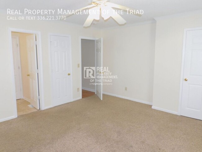 Foto del edificio - *Move in Special* Spacious 3BR/3.5BA with ...