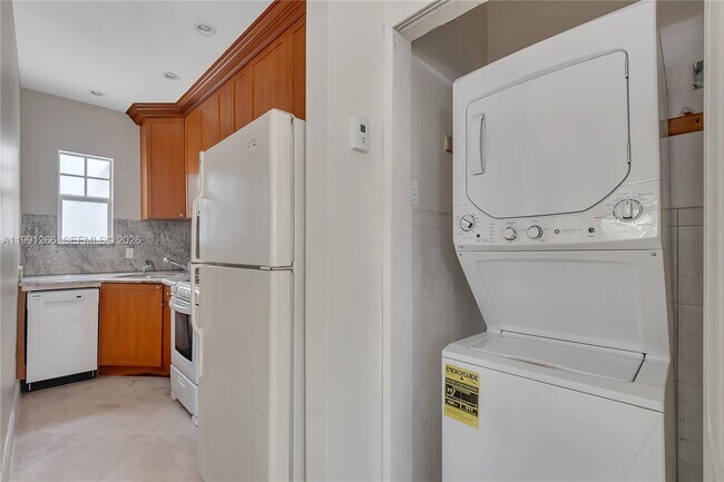 Foto del edificio - 814 Lenox Ave.