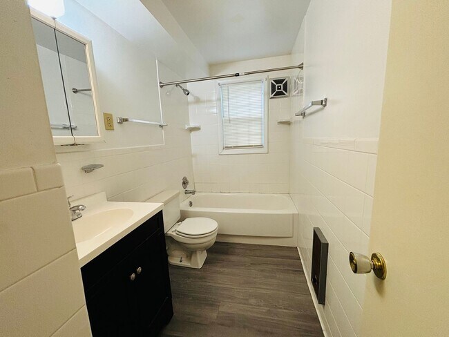 Foto del edificio - 1605 Lark Ln