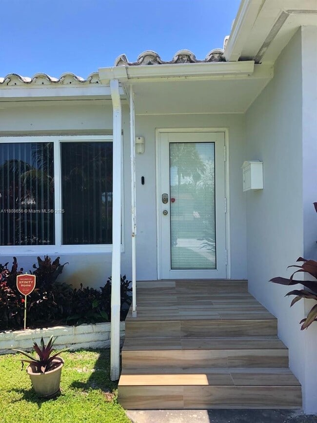 Photo - 1538 Funston St House