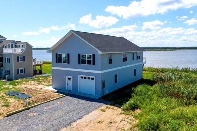 Foto del edificio - New Construction Home overlooking Prime Hook Wildlife Refuge
