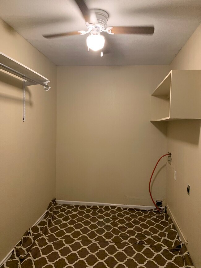 Foto del edificio - 405 Venado Ct
