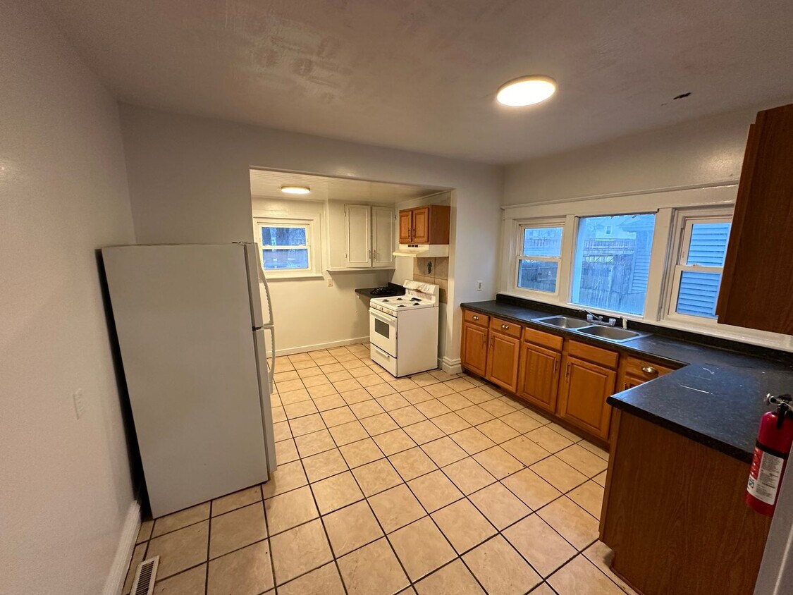 517 Walnut Ct 3 Bed/1 Bath House in the House Rental in