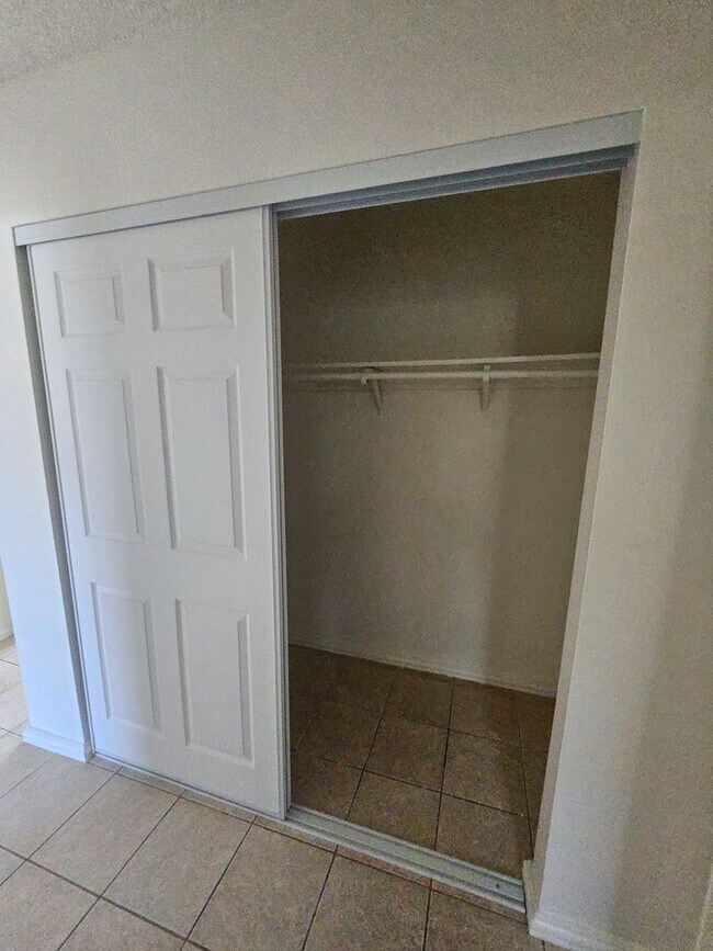 Building Photo - 3 bed 2 bath Live Oak