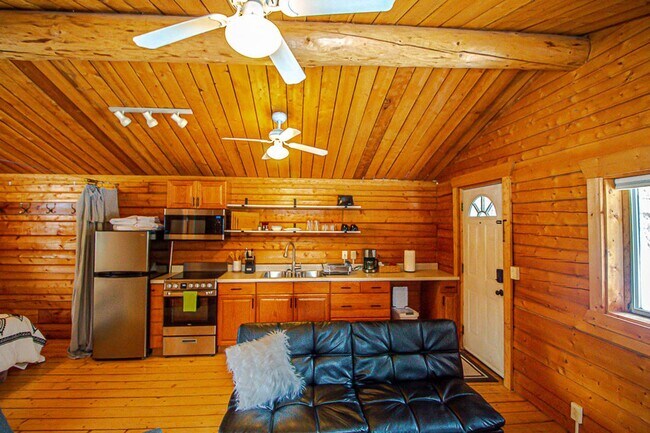 Building Photo - ALL Utilities Included! Dream Alaskan Stud...