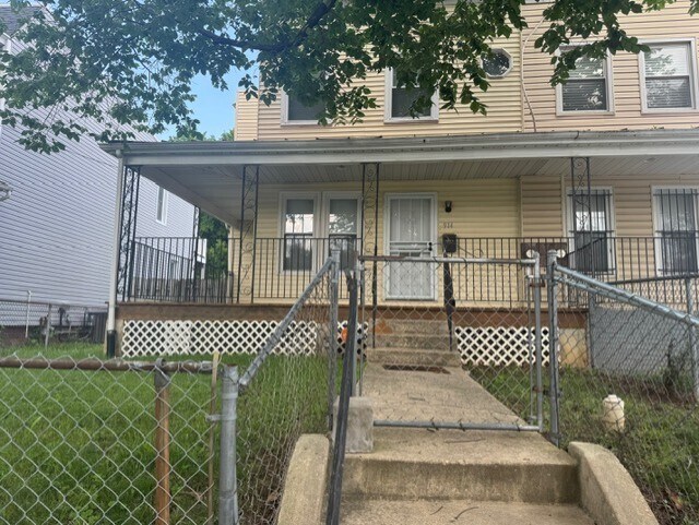 Primary Photo - 914 Savannah St SE