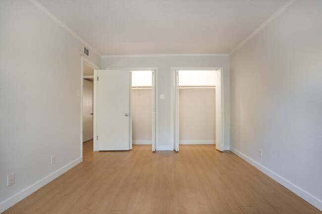 Foto del edificio - 2601 Penny Ln