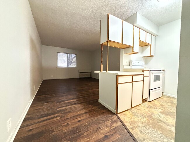 Foto del edificio - 1 Bedroom, 1 Bath Apartment at the Brooksi...