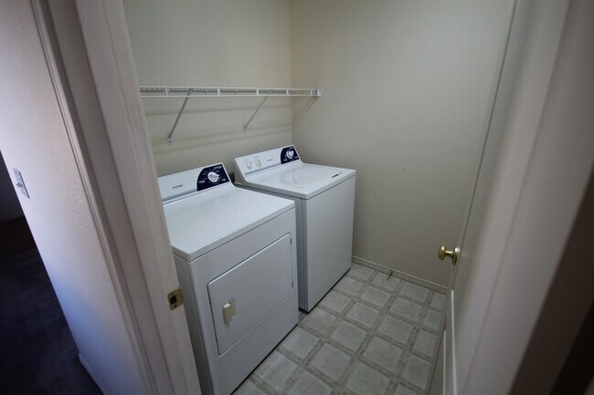 Building Photo - mar235