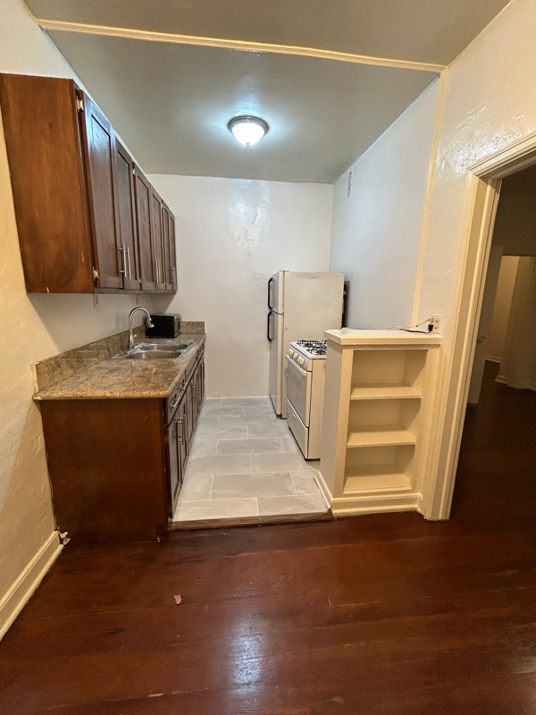 Building Photo - 1523 N McCadden Pl