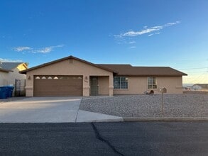 Building Photo - 3240 Medicine Bow Dr