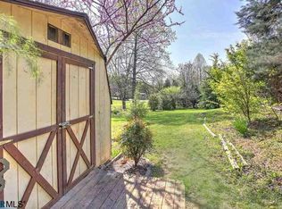 Building Photo - 259 Begonia Rd