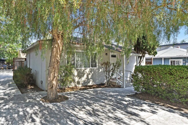 Building Photo - 520 N Whisman Rd