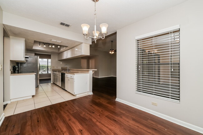 Foto del edificio - 2303 Willow Branch Ave