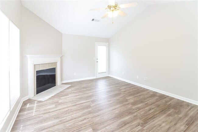 Foto del edificio - 9330 Thomas Rd