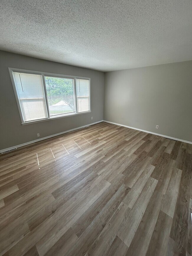 Foto del edificio - COMING SOON! Charming 3 Bed 1 Bath Home! $1295.00