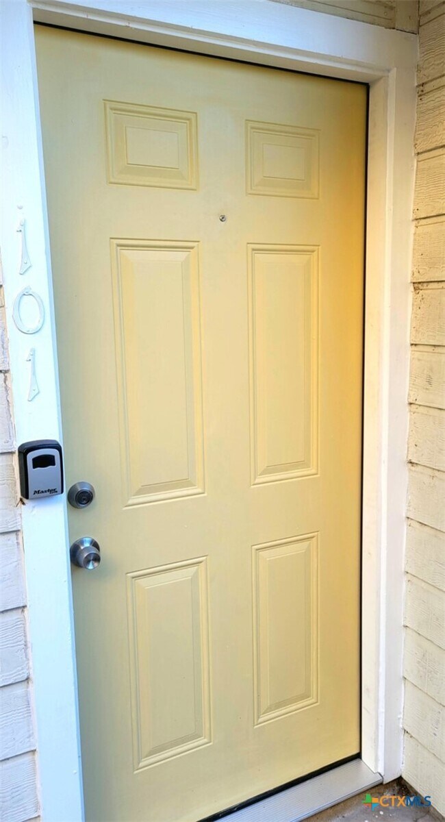 Foto del edificio - 8221 Sam Rayburn Dr