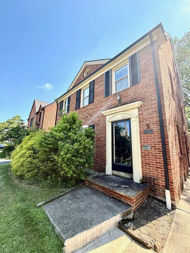 Front - 2475 Channing Rd