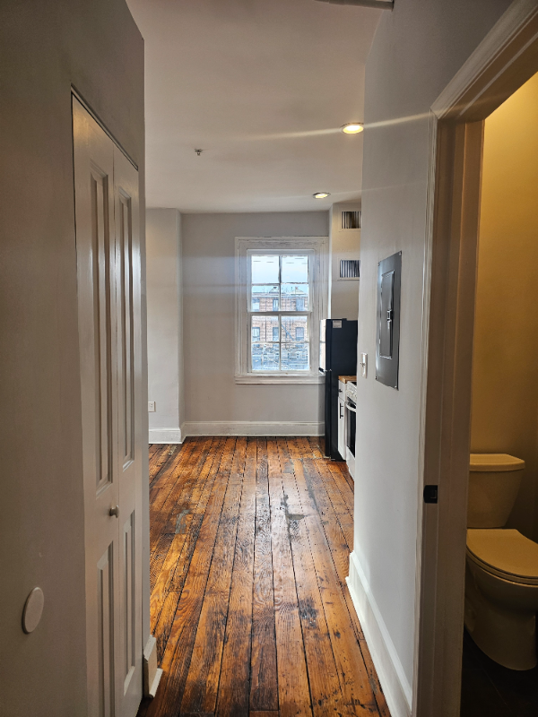 Foto del edificio - 2116 N Charles St