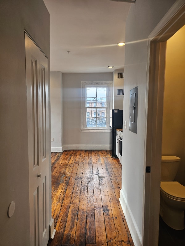 Foto del edificio - 2116 N Charles St