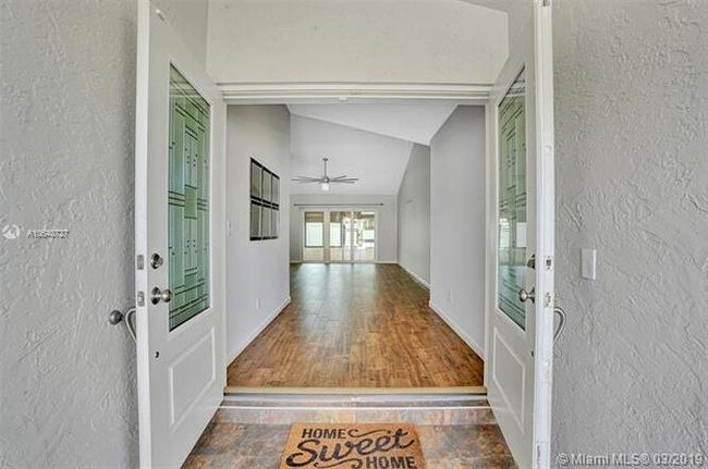 Building Photo - 6000 SW 58th Ct
