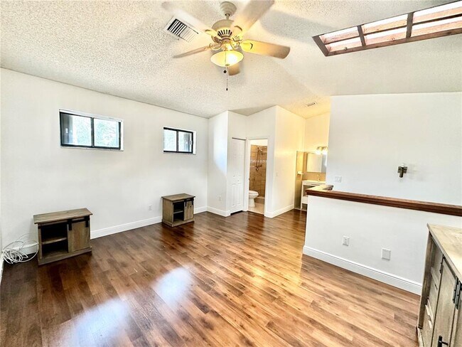 Foto del edificio - 4245 S Pine Island Rd