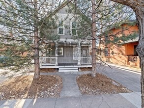 Building Photo - 219 W Mulberry St