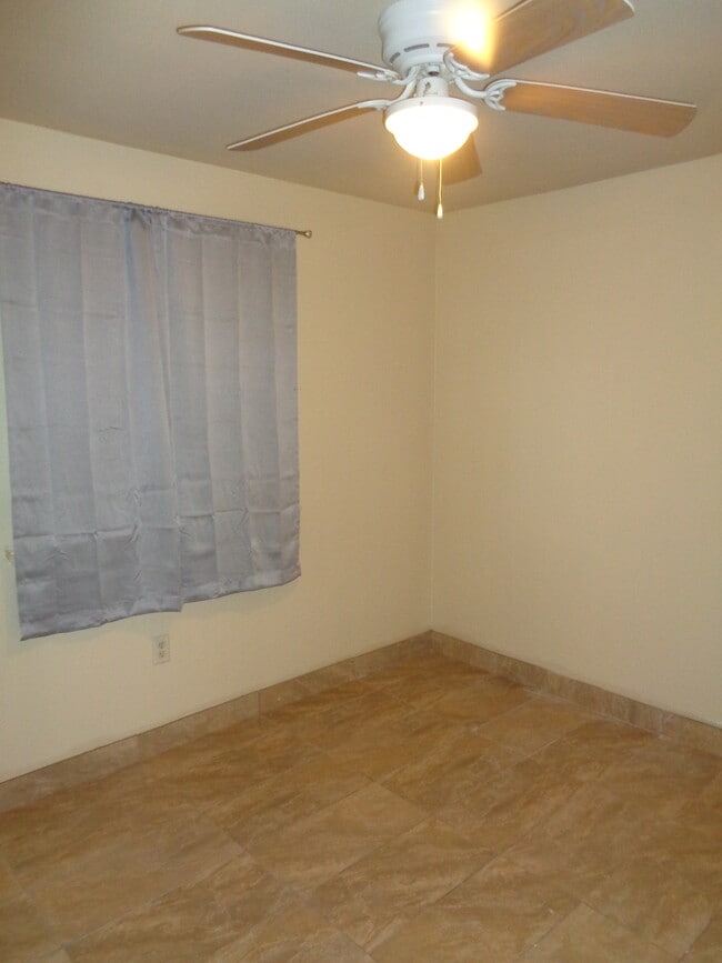 Building Photo - 946 Jennifer Jean Dr