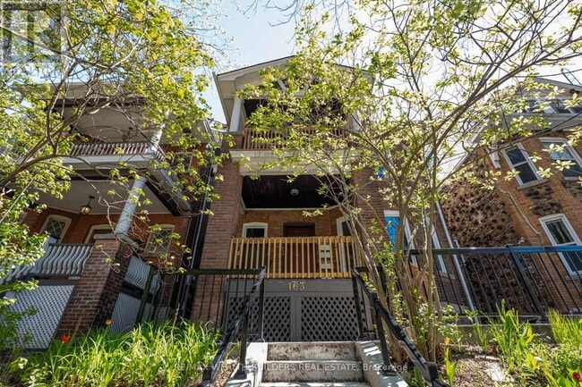 Building Photo - 163 Parkside Dr