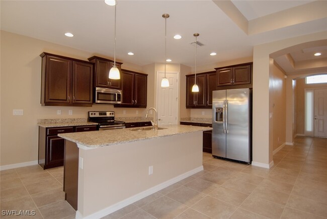 Building Photo - 3025 Sunset Pointe Cir