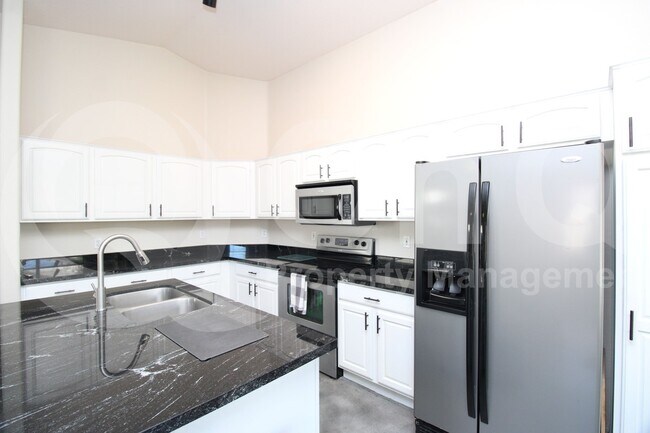 Foto del edificio - 15844 W Papago St