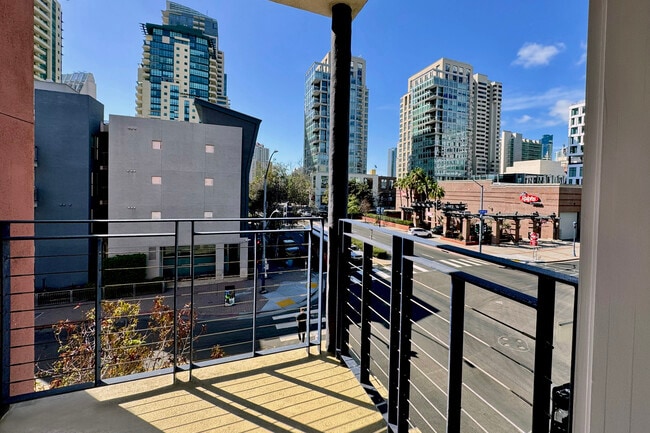 Building Photo - 235 Market St