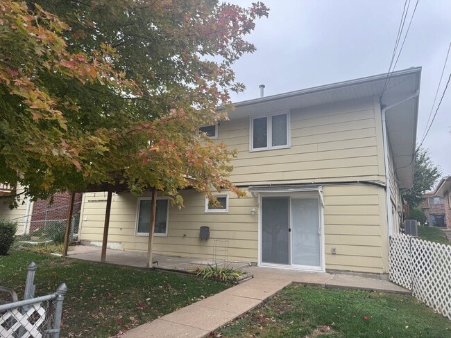 Foto del edificio - 5001/5005 Meredeth St