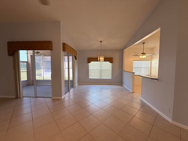 Foto del edificio - 633 NW Whitfield Way