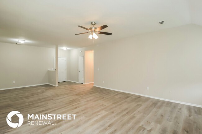 Building Photo - 6104 SE 84th St