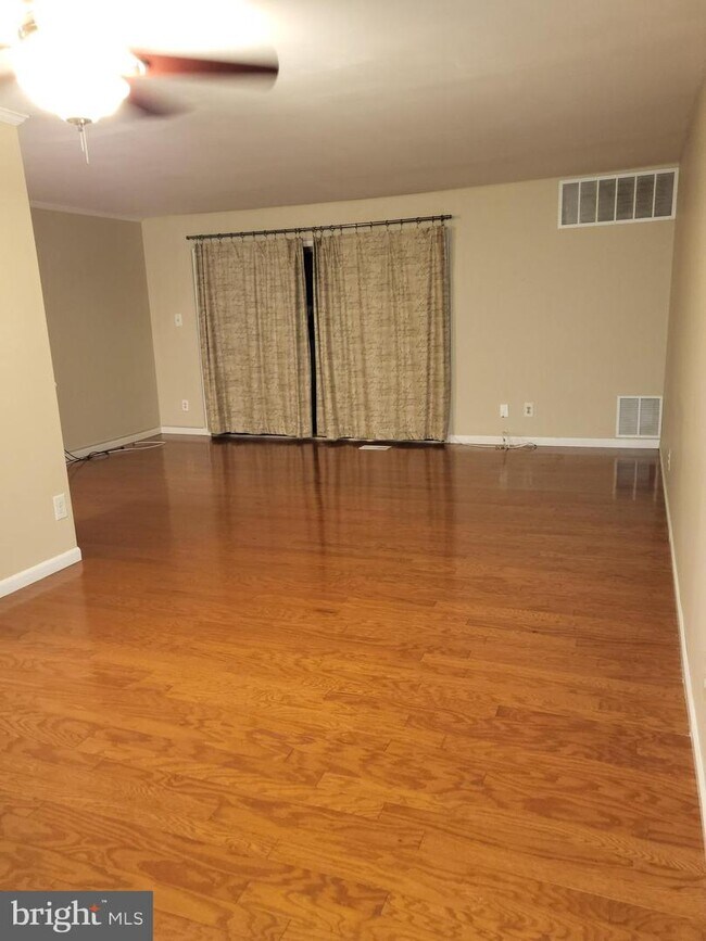 2007 Raven's Row, Evesham, NJ 08053 Room for Rent in Evesham, NJ